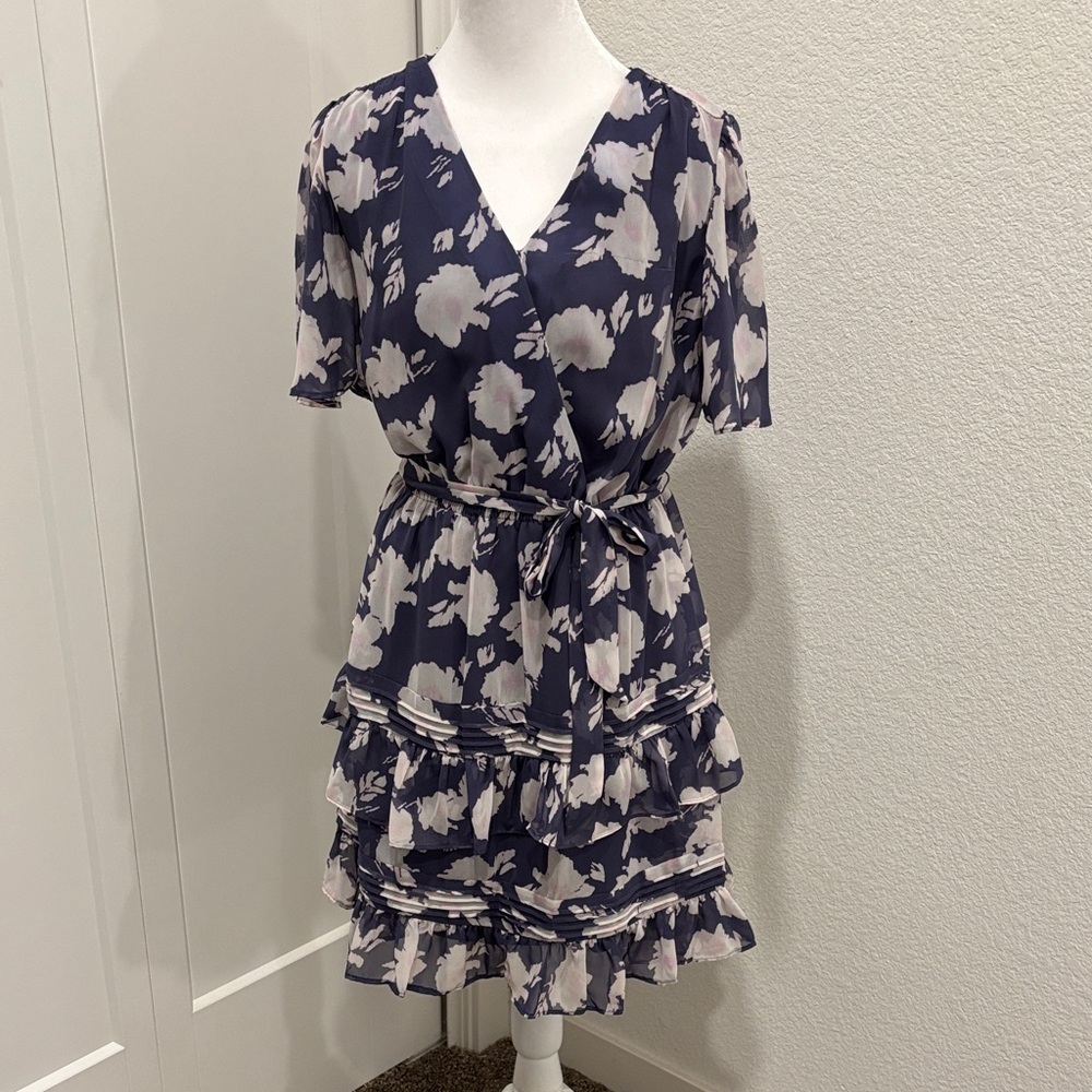 Vera Wang Blue and White Flutter Sleeve Mini Dress